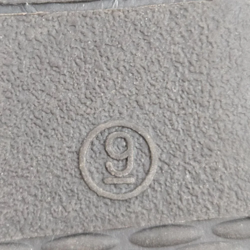 Coach And Four Tan Suede Womens Moccasins Size 9 Brown Laces Rubber Sole Flats - Picture 3 of 9